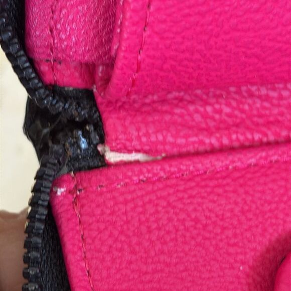 Betsey Johnson Black Skulls Zip Around Wristlet Wallet - Picture 12 of 12